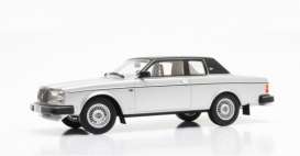 Volvo  - 1981 silver - 1:18 - Cult Models - CML022-1 | Toms Modelautos
