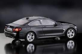 BMW  - saphire black - 1:43 - iScale - iscale430006SW | Toms Modelautos