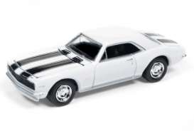 Chevrolet  - 1967 White with Black Stripes  - 1:64 - Johnny Lightning - MC002B8 - JLMC002B8 | Toms Modelautos