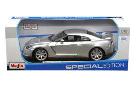 Nissan  - 2016 silver - 1:18 - Maisto - 31704s - mai31704s | Toms Modelautos