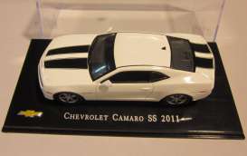 Chevrolet  - 2011 white/black - 1:43 - Magazine Models - ChevyCamaro - magChevyCamaro | Toms Modelautos
