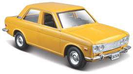Datsun  - 510 1971 yellow-orange - 1:24 - Maisto - 31518o - mai31518o | Toms Modelautos