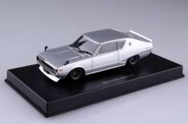 Nissan  - silver metallic - 1:43 - Aoshima - 18046 - abk18046 | Toms Modelautos