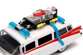 Cadillac  - Ecto-1 Ghostbusters 1959 white/red - 1:24 - Jada Toys - 99731 - jada253235000 | Toms Modelautos