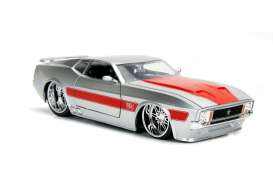 Ford - Mustang Mach I V-spek 1973 silver/red - 1:24 - Jada Toys - jada99971s | Tom's Modelauto's Ford - Mustang Mach I V-spek 1973 silver/red - 1:24 - Jada Toys - jada99971s | Tom's Modelauto's