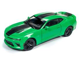 Chevrolet  - Camaro SS 2017 green/black - 1:18 - Auto World - 244 - AW244 | Toms Modelautos