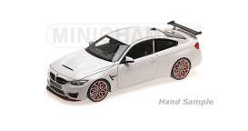 BMW - M4 GTS 2016 white - 1:18 - Minichamps - 110025221 - mc110025221 | Tom's Modelauto's BMW - M4 GTS 2016 white - 1:18 - Minichamps - 110025221 - mc110025221 | Tom's Modelauto's