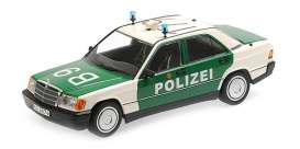 Mercedes Benz  - 190E 1982 white/green - 1:18 - Minichamps - 155037090 - mc155037090 | Toms Modelautos