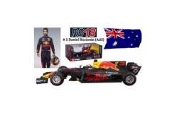 Red Bull Racing   - 2017 blue/red/yellow - 1:18 - Bburago - 18002R - bura18002R | Toms Modelautos