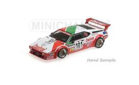 BMW  - M1 1984 white/red - 1:18 - Minichamps - 155842901 - mc155842901 | Toms Modelautos