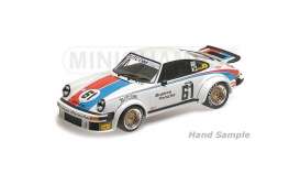 Porsche  - 934 1977 white/blue/red - 1:18 - Minichamps - 155776461 - mc155776461 | Toms Modelautos