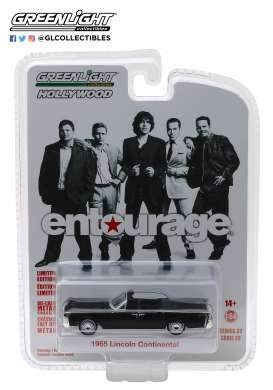 Lincoln - Continental Cabrio *Entourage* 1965 - 1:64 - GreenLight - 44820D - gl44820D | Tom's Modelauto's Lincoln - Continental Cabrio *Entourage* 1965 - 1:64 - GreenLight - 44820D - gl44820D | Tom's Modelauto's