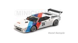 BMW  - M1 1979 white/red/blue - 1:12 - Minichamps - 125792928 - mc125792928 | Toms Modelautos