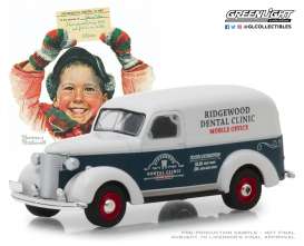 Chevrolet - Panel Truck 1939 blue/grey - 1:64 - GreenLight - 37150A - gl37150A | Tom's Modelauto's Chevrolet - Panel Truck 1939 blue/grey - 1:64 - GreenLight - 37150A - gl37150A | Tom's Modelauto's