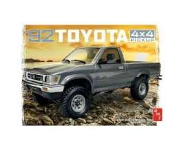 Toyota  - 4X4 Pick-up 1992  - 1:20 - AMT - s1082 - amts1082 | Toms Modelautos
