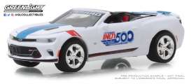 Chevrolet - Camaro 2018 white/blue - 1:64 - GreenLight - 30003 - gl30003 | Tom's Modelauto's Chevrolet - Camaro 2018 white/blue - 1:64 - GreenLight - 30003 - gl30003 | Tom's Modelauto's