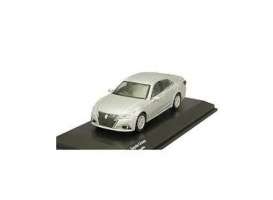 Toyota - Crown silver - 1:64 - Kyosho - 7042A4 - kyo7042A4 | Tom's Modelauto's Toyota - Crown silver - 1:64 - Kyosho - 7042A4 - kyo7042A4 | Tom's Modelauto's