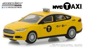 Ford  - Fusion 2013 yellow - 1:64 - GreenLight - 30011 - gl30011 | Toms Modelautos