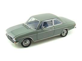 Audi  - 1972 green-grey - 1:18 - Signature Models - sig38211gn | Toms Modelautos