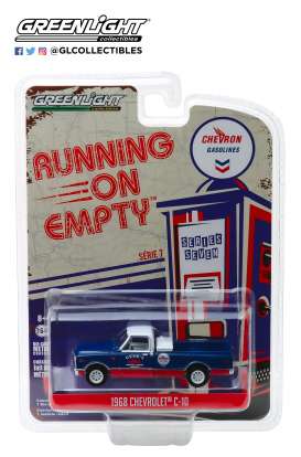 Chevrolet  - C-10 1968 blue/red - 1:64 - GreenLight - 41070C - gl41070C | Toms Modelautos