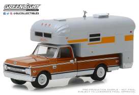 Chevrolet - C-10 1970 brown/white - 1:64 - GreenLight - 30023 - gl30023 | Tom's Modelauto's Chevrolet - C-10 1970 brown/white - 1:64 - GreenLight - 30023 - gl30023 | Tom's Modelauto's