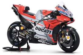 Ducati - Desmosedici red/white/black - 1:18 - Maisto - 34593D - mai34593D | Tom's Modelauto's Ducati - Desmosedici red/white/black - 1:18 - Maisto - 34593D - mai34593D | Tom's Modelauto's