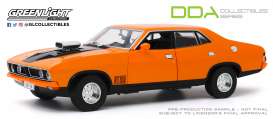 Ford - XB Falcon GT 4-doors Sedan 1974 orange - 1:18 - GreenLight - 18015 - gl18015 | Toms Modelautos Ford - XB Falcon GT 4-doors Sedan 1974 orange - 1:18 - GreenLight - 18015 - gl18015 | Toms Modelautos