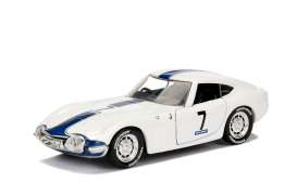 Toyota - 2000 GT 1967 white/blue stripe - 1:32 - Jada Toys - 30374 - jada30374wb | Tom's Modelauto's Toyota - 2000 GT 1967 white/blue stripe - 1:32 - Jada Toys - 30374 - jada30374wb | Tom's Modelauto's