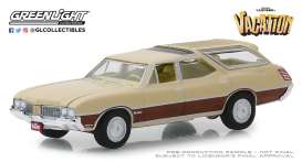 Oldsmobile  - Vista Cruiser 1970 beige/brown - 1:64 - GreenLight - 44840E - gl44840E | Toms Modelautos