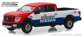 Nissan  - Titan XD Pro-4x 2018 white/blue/red - 1:64 - GreenLight - 47040E - gl47040E | Toms Modelautos