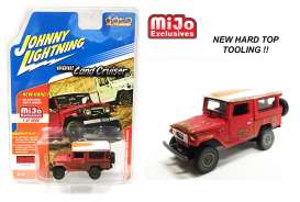 Toyota  - Land Cruiser red - 1:64 - Johnny Lightning - cp7162 - jlcp7162 | Toms Modelautos