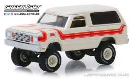 Dodge - Ramcharger 1978 white/orange - 1:64 - GreenLight - 35130C - gl35130C | Tom's Modelauto's Dodge - Ramcharger 1978 white/orange - 1:64 - GreenLight - 35130C - gl35130C | Tom's Modelauto's