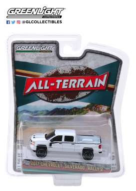 Chevrolet  - Silverado 2017 white/black - 1:64 - GreenLight - 35130E - gl35130E | Toms Modelautos