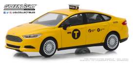 Ford  - Fusion 2013 yellow - 1:43 - GreenLight - 86170 - gl86170 | Toms Modelautos