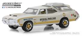 Oldsmobile - Vista Cruiser 1972 white/yellow - 1:64 - GreenLight - 30050 - gl30050 | Tom's Modelauto's Oldsmobile - Vista Cruiser 1972 white/yellow - 1:64 - GreenLight - 30050 - gl30050 | Tom's Modelauto's