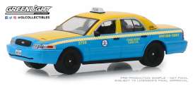 Ford  - Crown Victoria 2011 yellow/blue - 1:64 - GreenLight - 30055 - gl30055 | Toms Modelautos