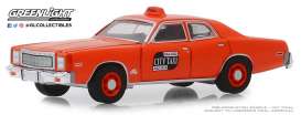Plymouth - Fury 1977 orange - 1:64 - GreenLight - 30057 - gl30057 | Tom's Modelauto's Plymouth - Fury 1977 orange - 1:64 - GreenLight - 30057 - gl30057 | Tom's Modelauto's