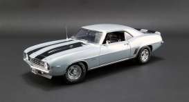 Chevrolet - Camro Z/28 1969 silver/black - 1:18 - Acme Diecast - 1805714 - acme1805714 | Tom's Modelauto's Chevrolet - Camro Z/28 1969 silver/black - 1:18 - Acme Diecast - 1805714 - acme1805714 | Tom's Modelauto's