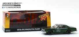 Plymouth  - Fury 1976 green - 1:43 - GreenLight - 86566 - gl86566 | Toms Modelautos