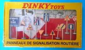 diorama  - Road Signs  - 1:43 - Magazine Models - 2267984 - magDT2267984 | Toms Modelautos