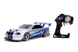 Nissan  - Skyline GT-R *Radio Control* 2002 silver/blue - 1:10 - Jada Toys - 99701 - jada253209000 | Toms Modelautos