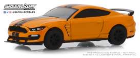 Ford - Shelby GT350R 2019 orange - 1:64 - GreenLight - 13250F - gl13250F | Tom's Modelauto's Ford - Shelby GT350R 2019 orange - 1:64 - GreenLight - 13250F - gl13250F | Tom's Modelauto's
