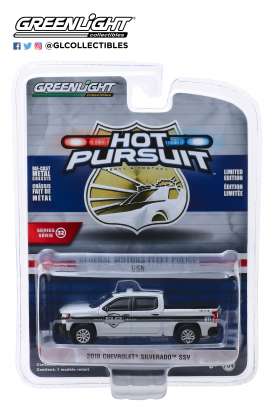 Chevrolet  - Silverado 2019 grey/white/black - 1:64 - GreenLight - 42890F - gl42890F | Toms Modelautos