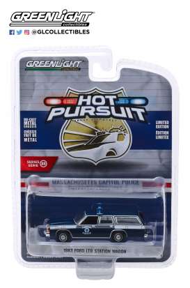 Ford  - LTD Station Wagon 1983 blue - 1:64 - GreenLight - 42900A - gl42900A | Toms Modelautos