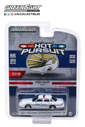 Ford - Crown Victoria 1993 white/blue - 1:64 - GreenLight - 42900C - gl42900C | Toms Modelautos Ford - Crown Victoria 1993 white/blue - 1:64 - GreenLight - 42900C - gl42900C | Toms Modelautos