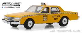 Chevrolet - Caprice 1987 yellow - 1:64 - GreenLight - 30077 - gl30077 | Tom's Modelauto's Chevrolet - Caprice 1987 yellow - 1:64 - GreenLight - 30077 - gl30077 | Tom's Modelauto's
