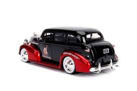 Chevrolet  - Master Deluxe 1939 black/red - 1:24 - Jada Toys - 30695 - jada30695 | Toms Modelautos