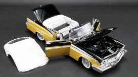 Chrysler  - New Yorker  convertible 1956 nugget gold/black - 1:18 - Acme Diecast - 1809004 - acme1809004 | Toms Modelautos