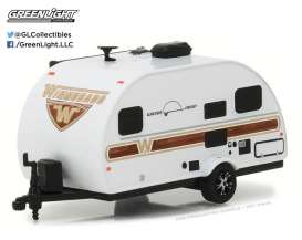 Winnebago  - 2017 white/woody graphics - 1:64 - GreenLight - 34030E - gl34030EGM | Toms Modelautos