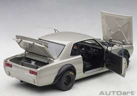 Nissan  - Skyline GT-R silver - 1:18 - AutoArt - 87277 - autoart87277 | Toms Modelautos